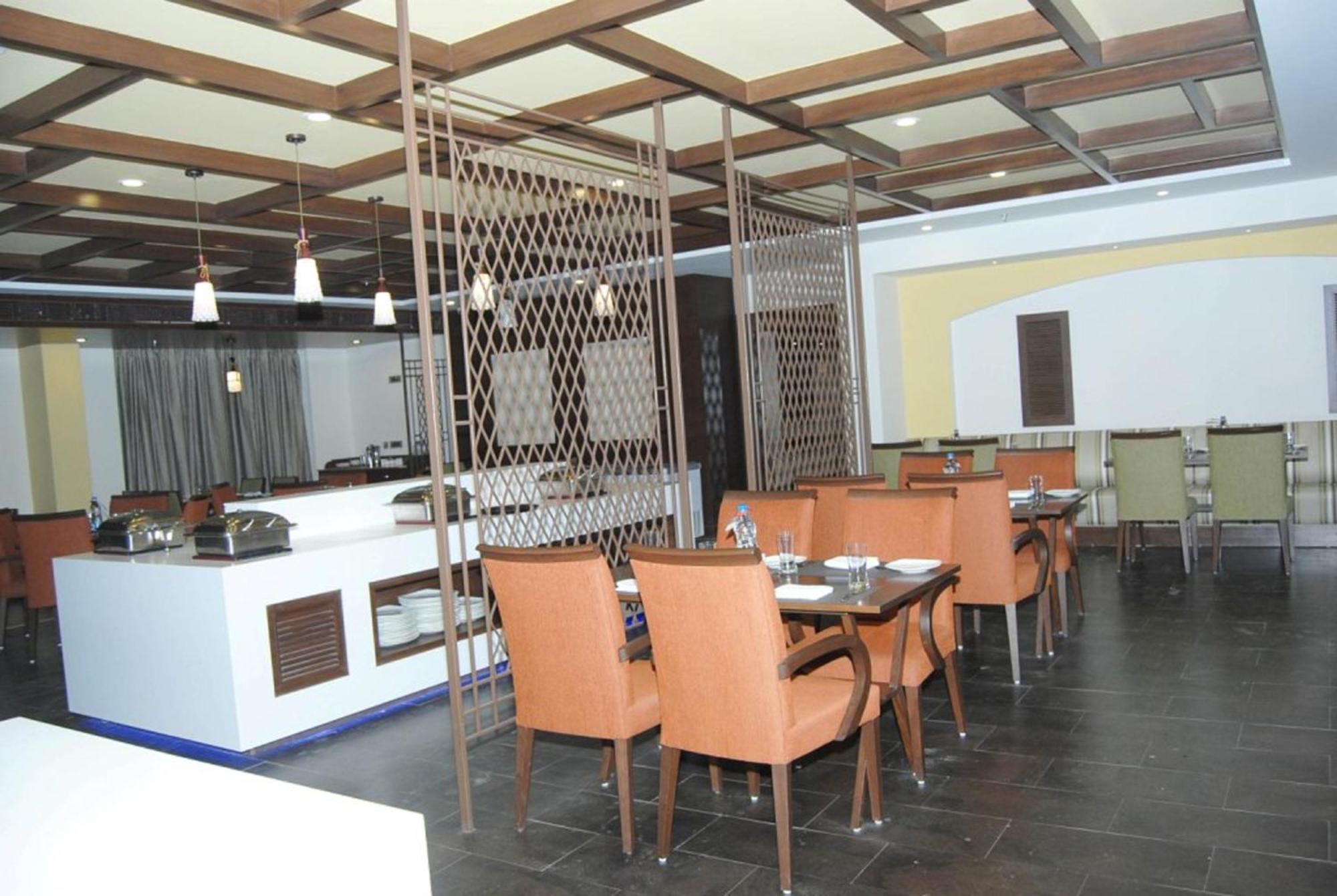 Hotel Abigail Goradia'S Shirdi Buitenkant foto