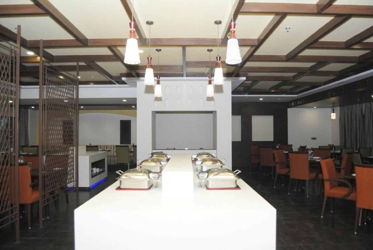 Hotel Abigail Goradia'S Shirdi Buitenkant foto