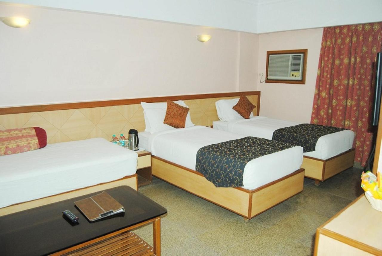 Hotel Abigail Goradia'S Shirdi Buitenkant foto