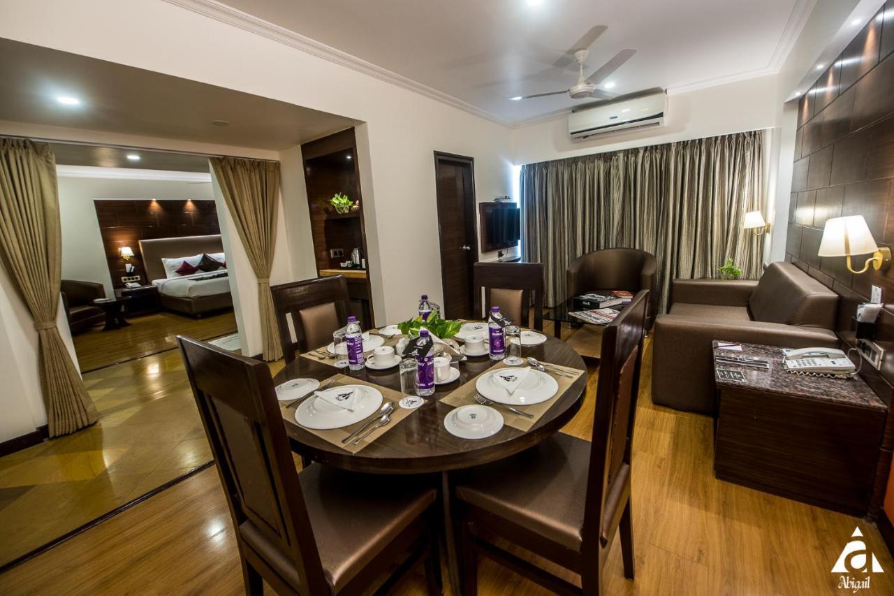 Hotel Abigail Goradia'S Shirdi Buitenkant foto