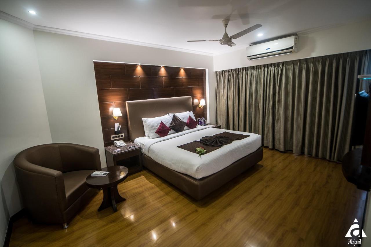 Hotel Abigail Goradia'S Shirdi Buitenkant foto